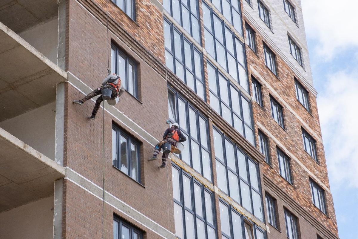 Комплексный ремонт монолитных поясов зданий под ключ от компании «Стены и Фасады» 