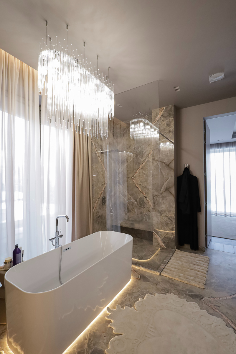 Перегоордка формата WALK-IN для ванной комнаты.