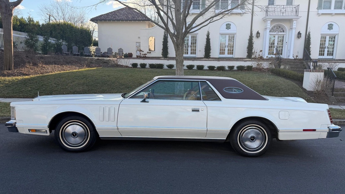 Lincoln Continental Mark V 1978 года