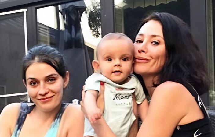 Екатерина Волкова с дочерью и внуком.