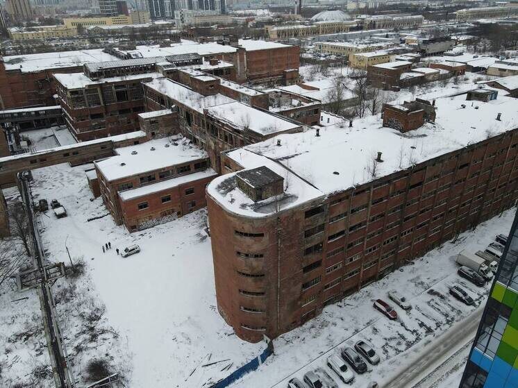     На 42-метровой башне колбасного завода оборудовали пункт корректировки артиллерийского огня. Фото: пресс-служба КГИОП