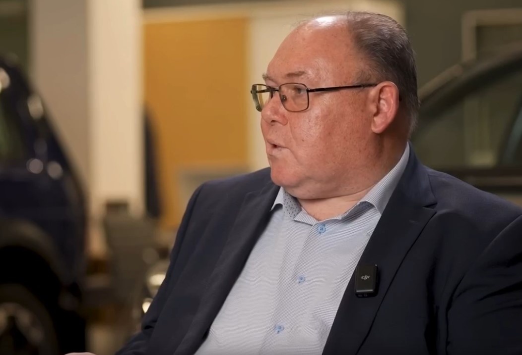 Фото: скриншот выпуска блога Амирана Сардарова