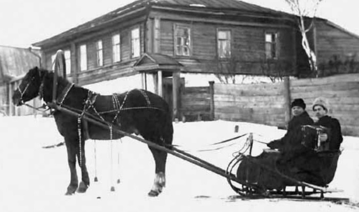 Выезд купцов на празднование Масленицы. Село Ухолово Ряжского уезда. Фото 1912 г. Коллекция Музея-усадьбы Семеновых-ТянШанских