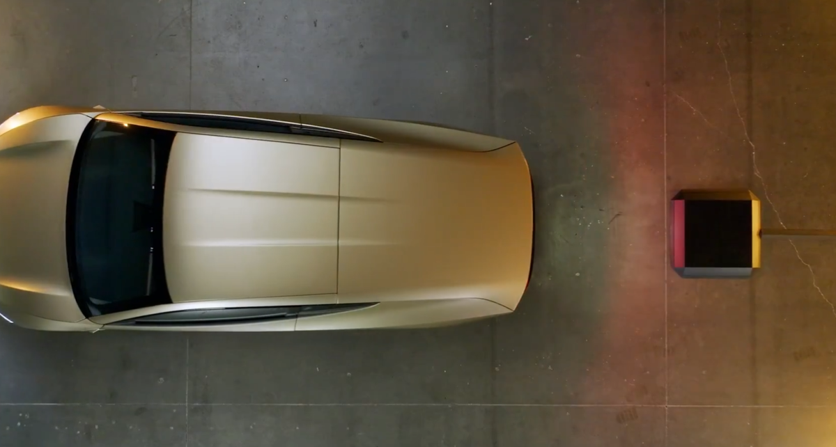 Кадр Tesla  📷
