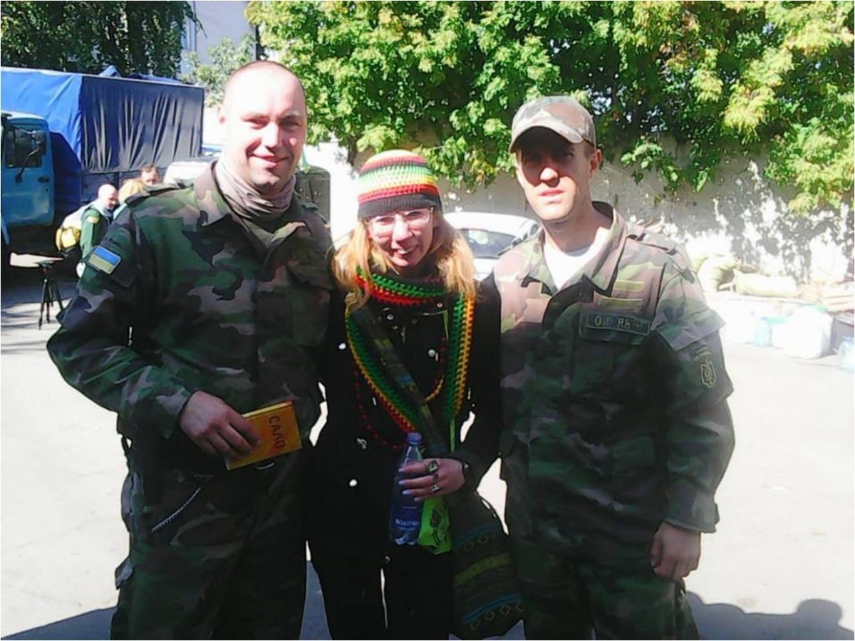 Евгения Бильченко с АТОшниками в Лисичанске - / страница ВКонтакте "Вечерний Кислодрищенскъ"