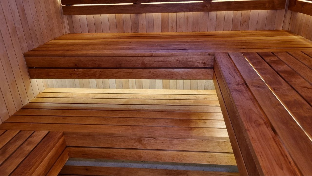 Полки и печь самое важное в бане. Всё остальное это эстетика.