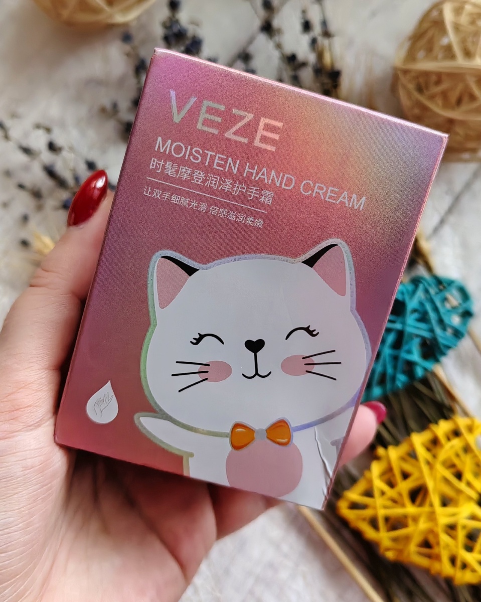 Крем для рук от бренда "Veze", упаковка 