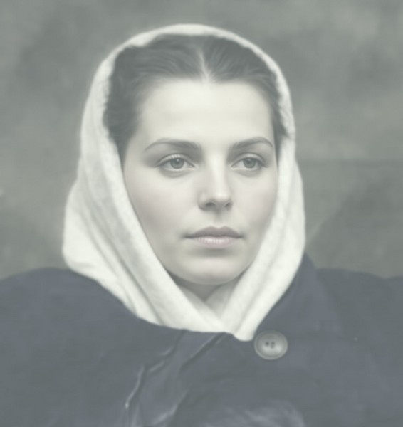 На фотографии 1951 г. Нина Антоновна Широкова, мать уже четверых детей, младшая Галя родится позже.