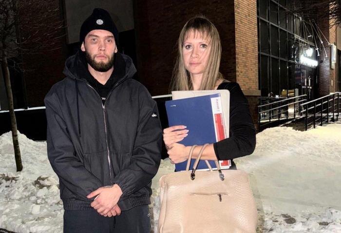 Колесник и его адвокат. Обложка © Facebook (признан экстремистской организацией и запрещён на территории Российской Федерации) / Адвокатское объединение «Barristers»