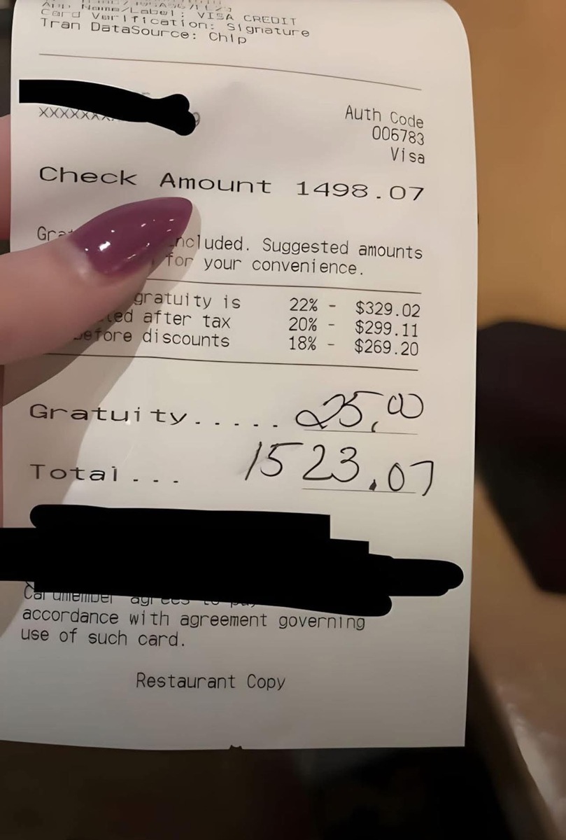 Счет, который американке принесли в ресторане