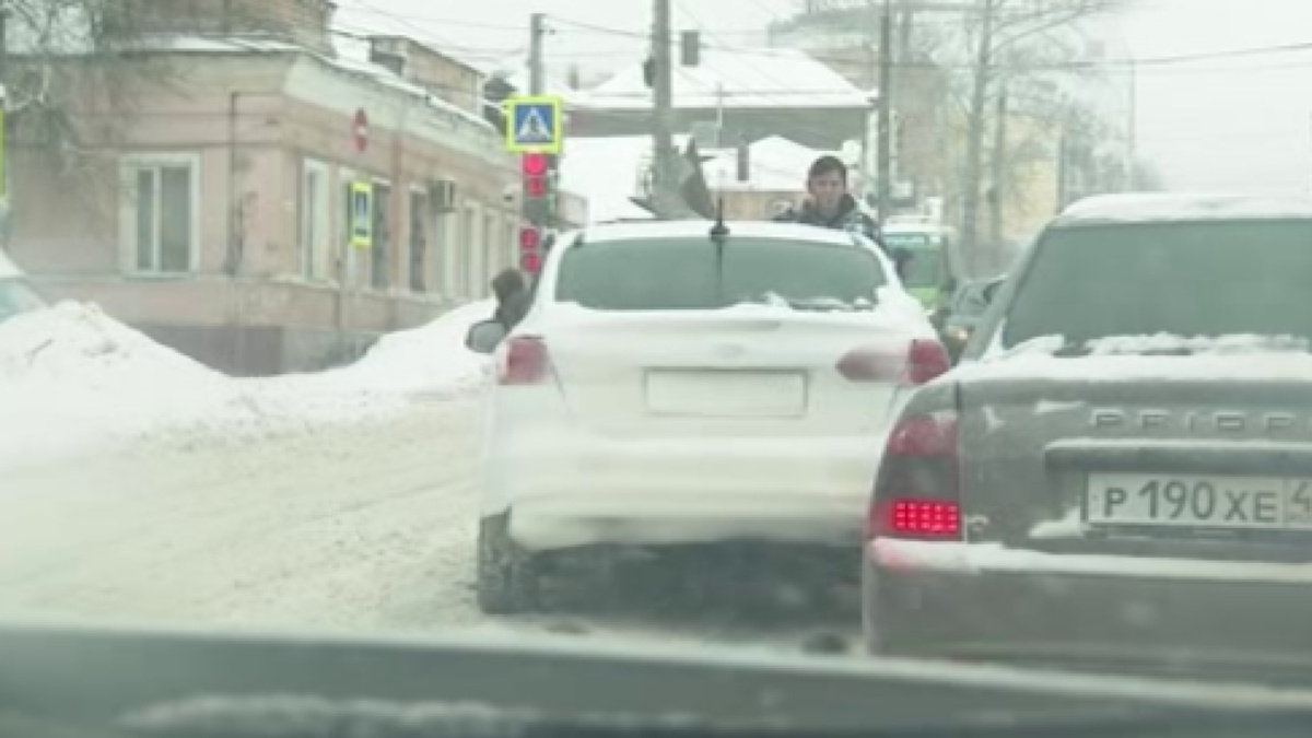    В Курске очередной снегопад принес новые проблемы