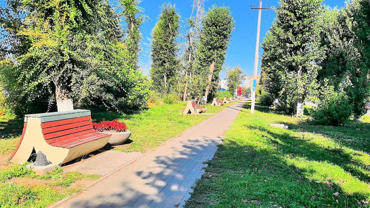 Благоустроенаая аллея