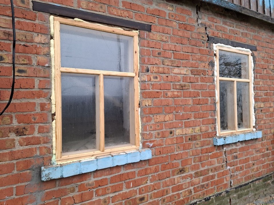    В доме-музее Федора Конюхова поставили окна. Фото: Дом-музей Конюховых в селе Чкалово