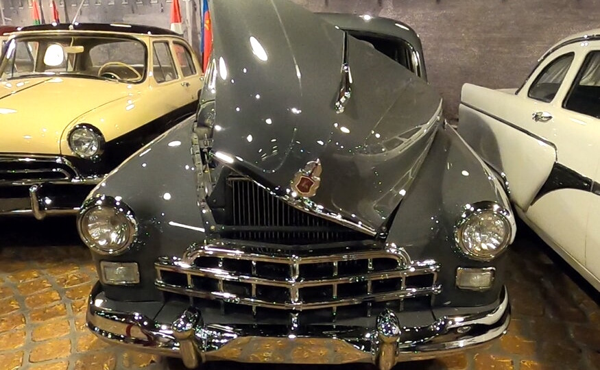 Практически новый ЗИМ ГАЗ-12, показываю, что увидел в салоне и под капотом