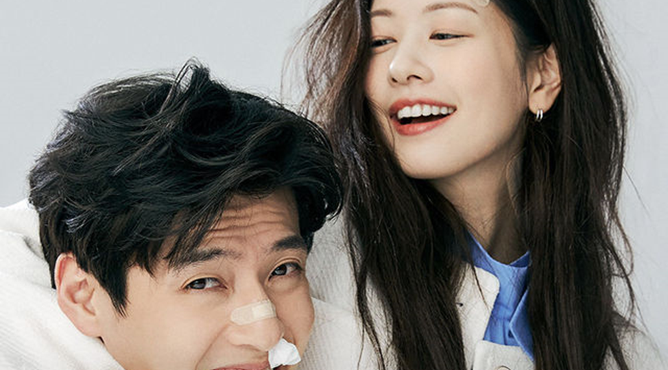 УСТАЛИ ОТ ДРАМЫ? 🥱 3 ЛЁГКИХ корейских ФИЛЬМА, которые поднимут НАСТРОЕНИЕ за 2 часа ✨