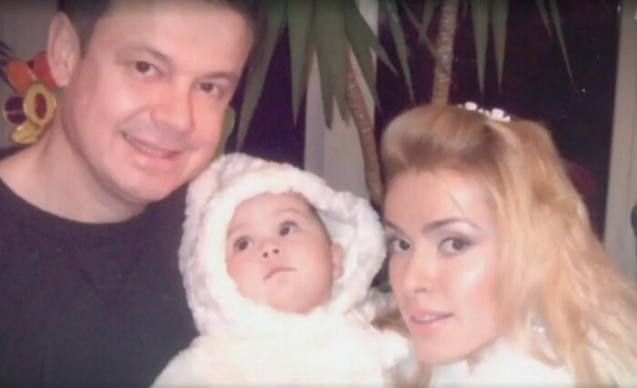 Алена Кравец с мужем и дочкой.