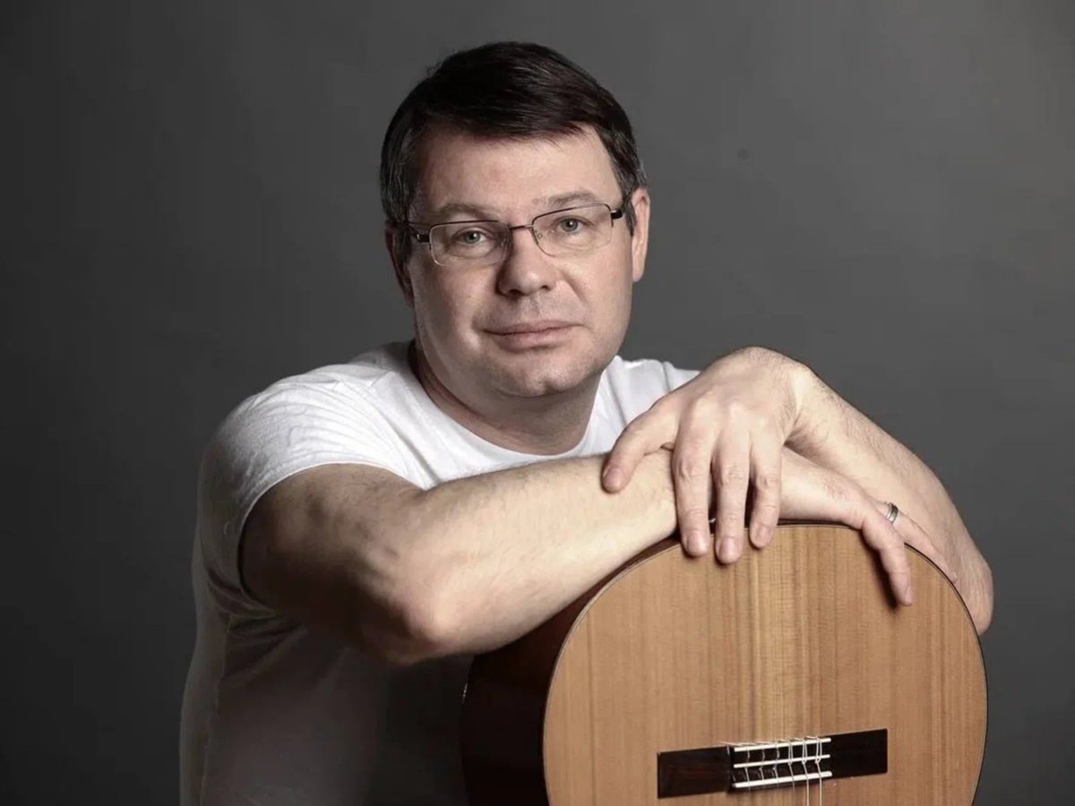     Юрий Мансуров, кроме работы врачом, также организовал и собрал «БАРД-Синдром"