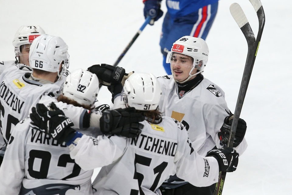    После волевой победы над СКА-1946 «Тайфуну» предстоял матч с одним из главных конкурентов. Фото: МХК «Тайфун»