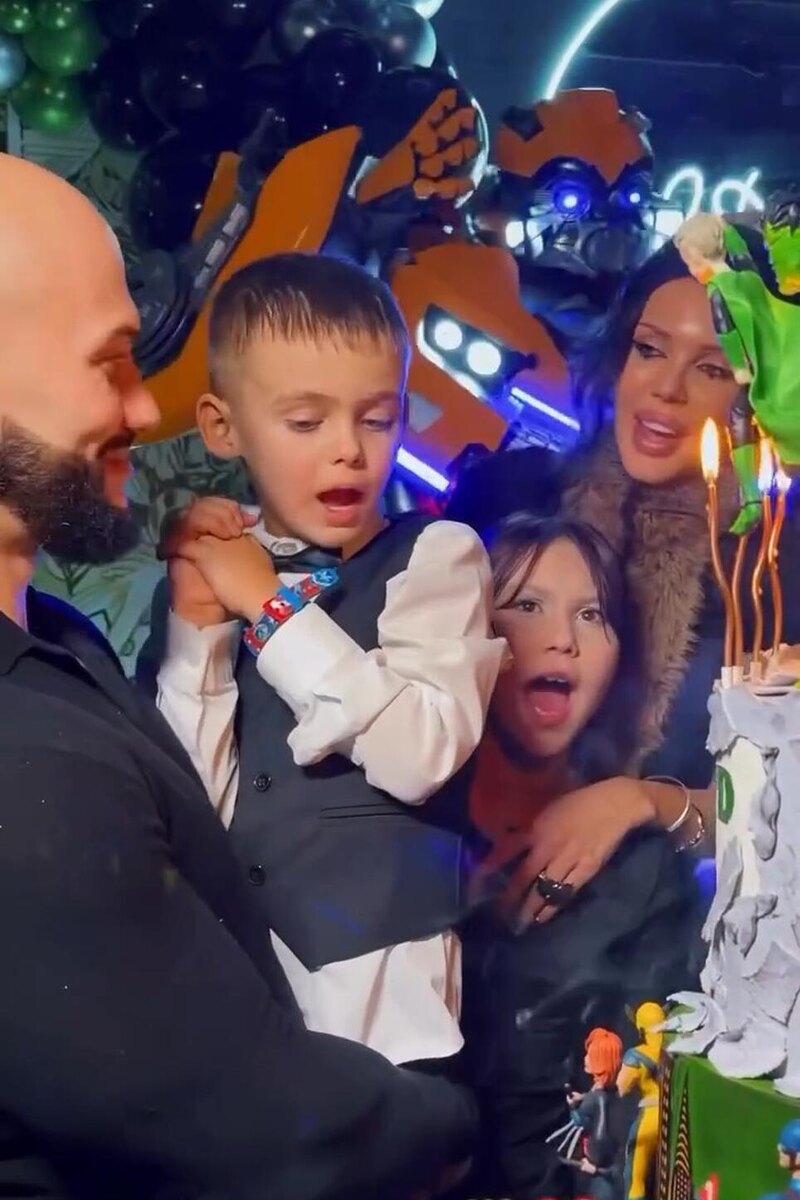     Социальные сети