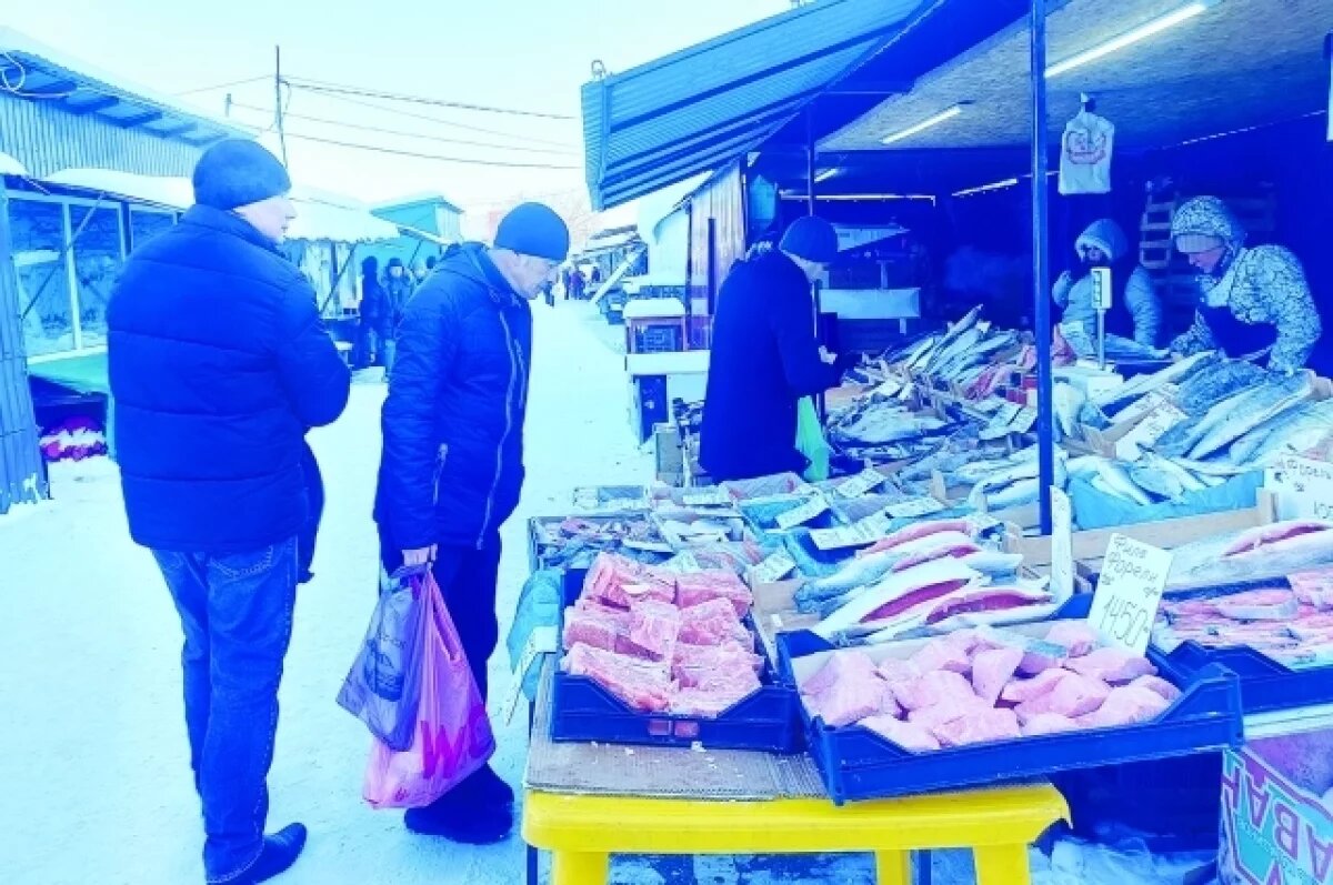    Продавцам с Суворовского рынка предложили торговать на новом рынке на проспекте Строителей, 2.