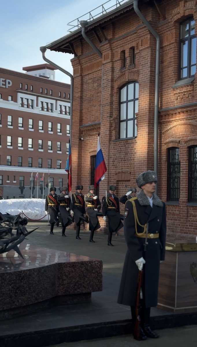 Торжественное открытие музея. Вносят флаги России и Алтайского края.