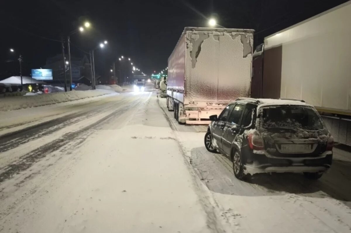    Под Гороховцом водители продолжают стоять в пробках по 9-12 часов на М-7