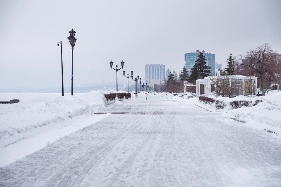    Самарцы пожаловались на обледеневшие дороги и тротуары Светлана МАКОВЕЕВА