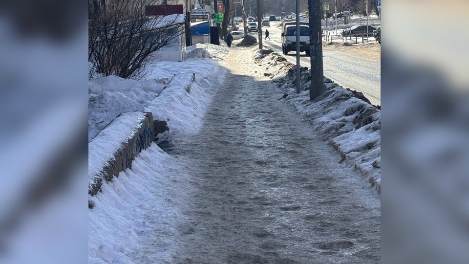    В Советском районе очень тяжело спускаться до метро «Спортивное» Анастасия СЕМДЯНОВА