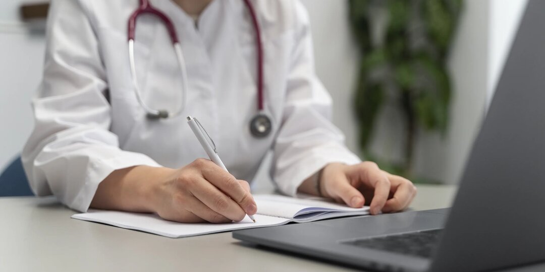 Каждый третий врач сталкивался с угрозами: в Правительстве вновь заговорили о защите медиков