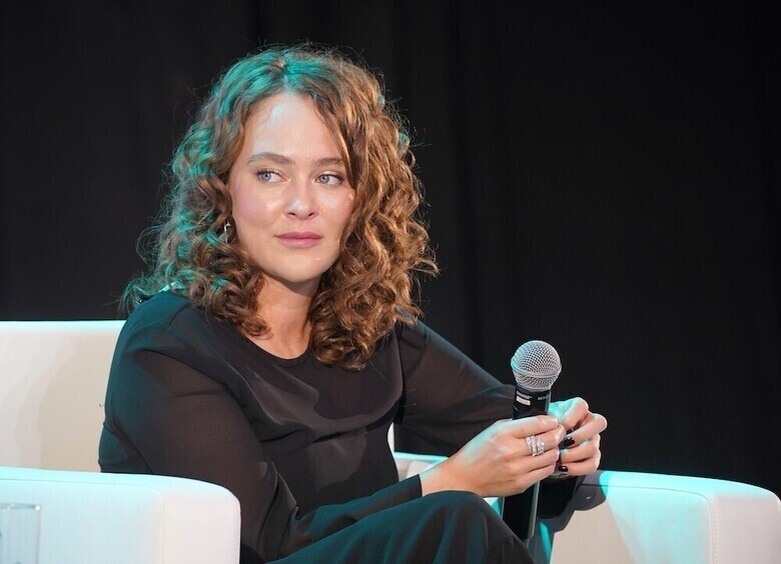     Аглая Тарасова