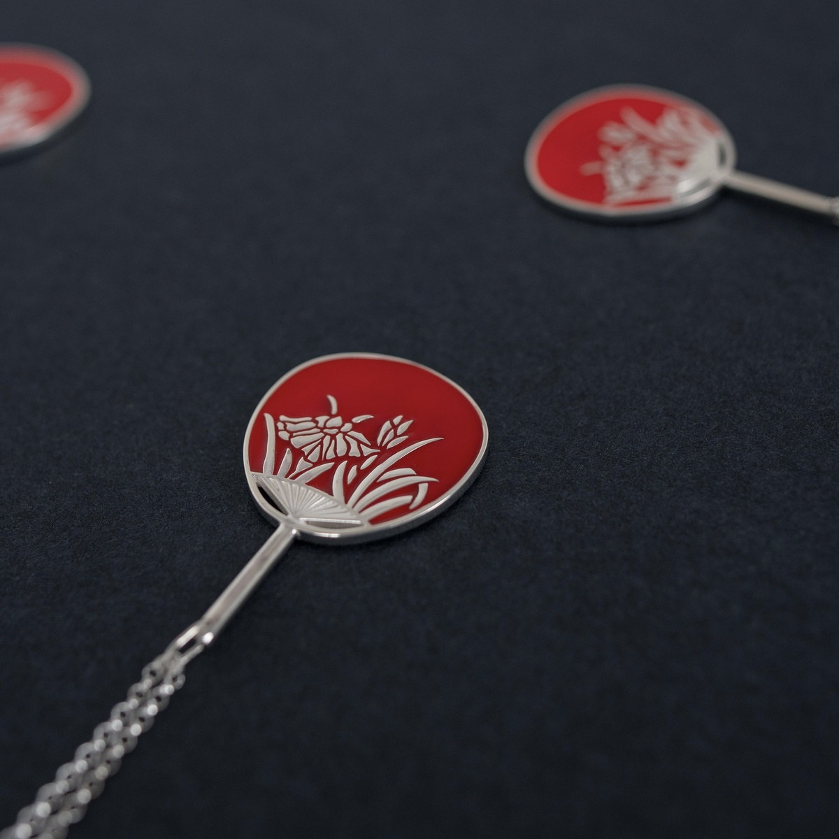 Веер с эмалью Цветущий сад