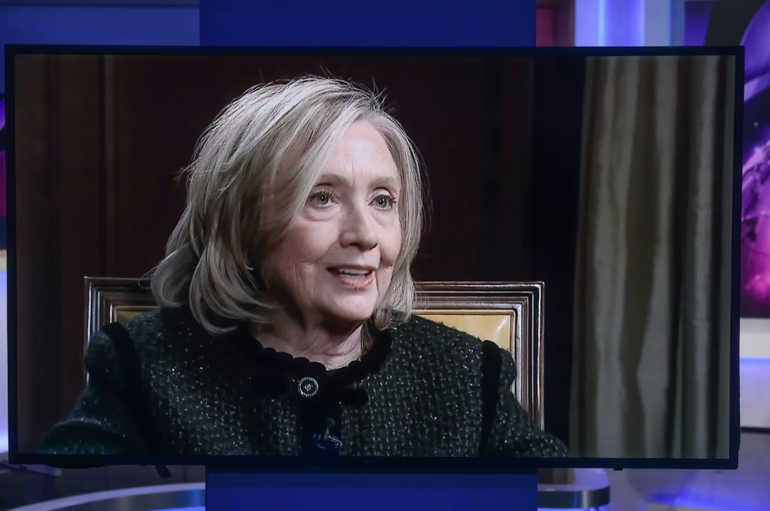 Хиллари Клинтон даёт интервью в кулуарах выставки Siko © WDR/Oliver Ziebe