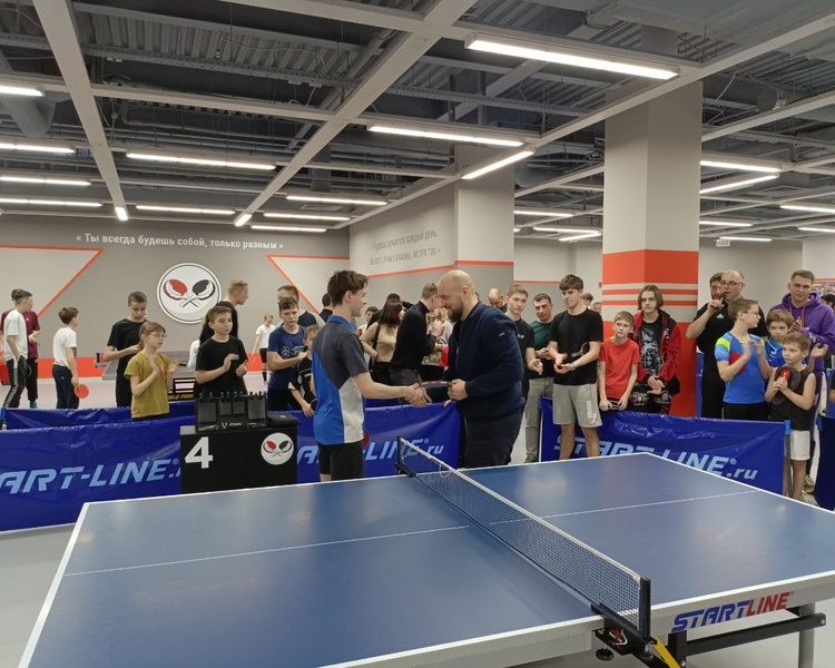     В Курске стартовал первый командный чемпионат школ по настольному теннису