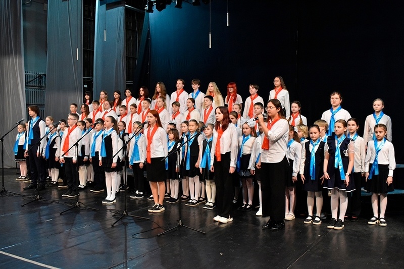    Отборочные прослушивания коллективов начались 18 февраля в ДК "Строитель". Всего на фестиваль поступило 68 заявок: