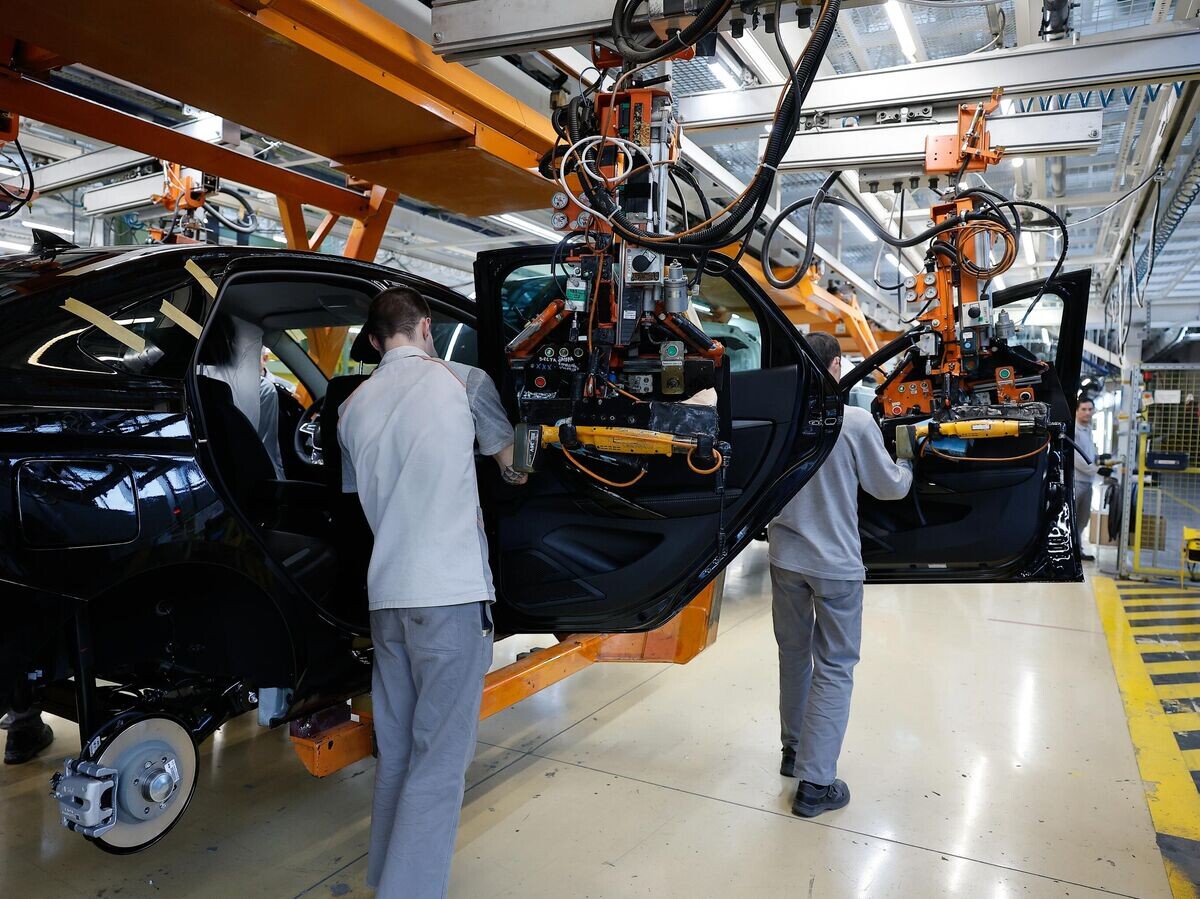    Производство автомобилей "ЛАДА" на заводе российского автопроизводителя "АвтоВАЗ" в Тольятти | © РИА Новости / Виталий Невар
