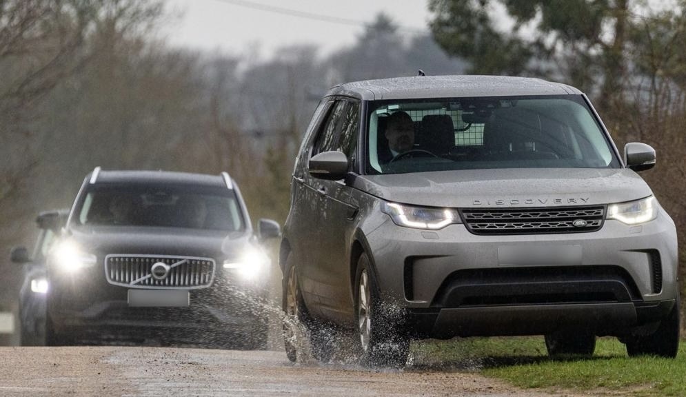 Машины правоохранительных органов. Фотография из открытого источника. 