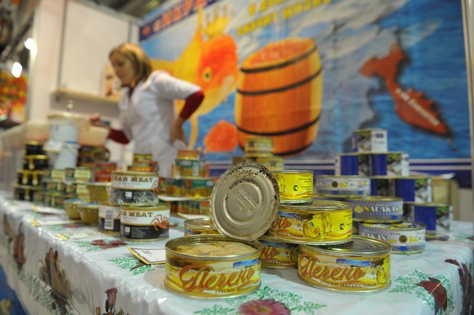    Госдума разрешила прибрежным рыбакам в Северном бассейне производить консервы из печени трески на судах. Михаил ФРОЛОВ