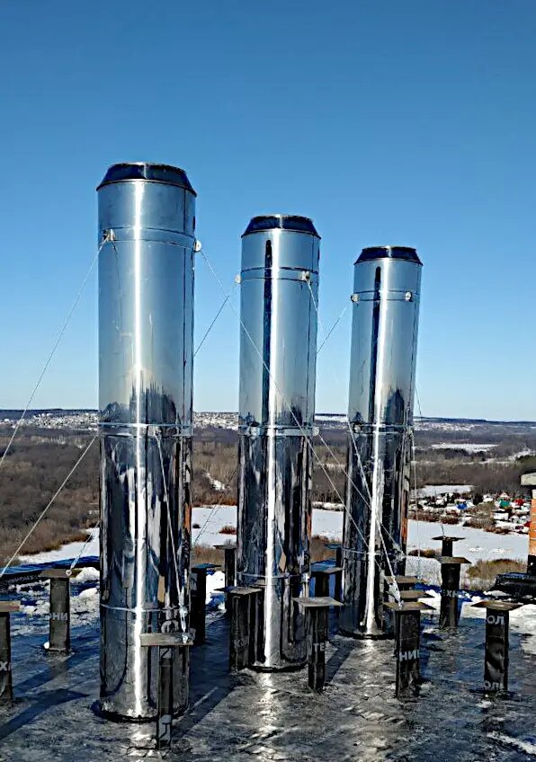 Дымовые трубы из нержавеющей стали для крышной котельной, производство Уральский завод дымоходов "Модуль"