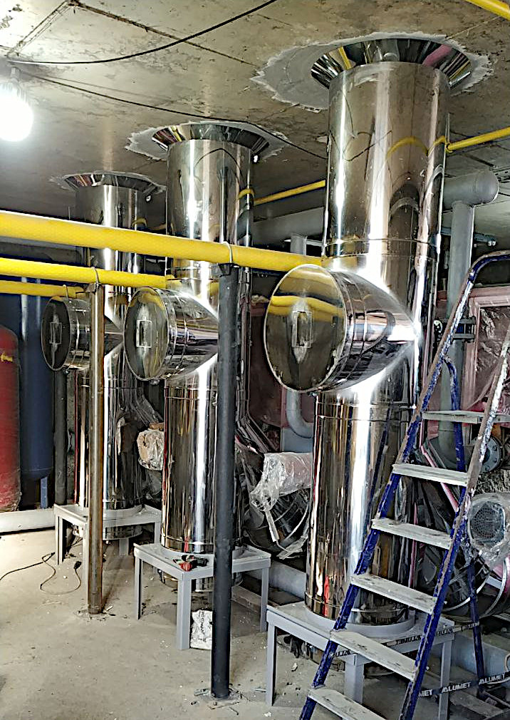 Дымовые трубы из нержавеющей стали для крышной котельной, производство Уральский завод дымоходов "Модуль"