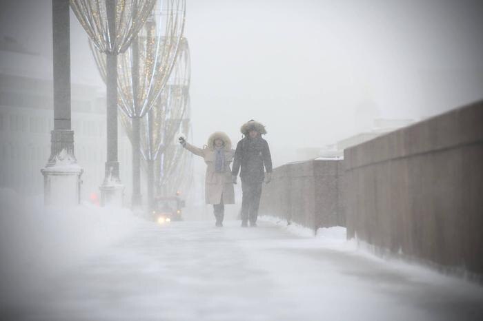 Циклон «Валли» обрушил на Москву рекордный снегопад. Фото © Life.ru