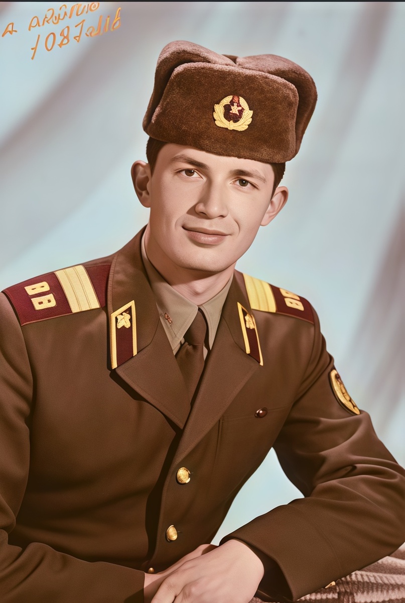 1987г.  Азат Ясавиевич во время службы в Армии