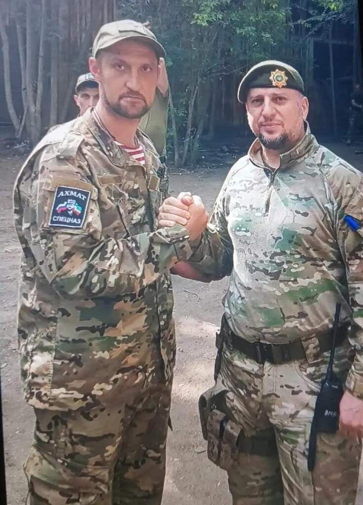   С командиром спецназа «Ахмат» генерал-лейтенантом Апти Алаудиновым. Елена Юрцевич