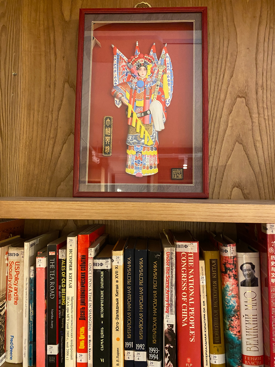 Происходила вся эта красота в Центре Восточной Литературы РГБ (листайте вправо)