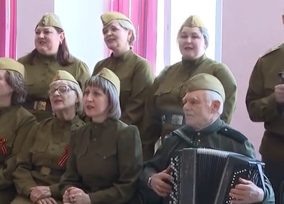     В Назаровском округе прошёл концерт с песнями военных лет
