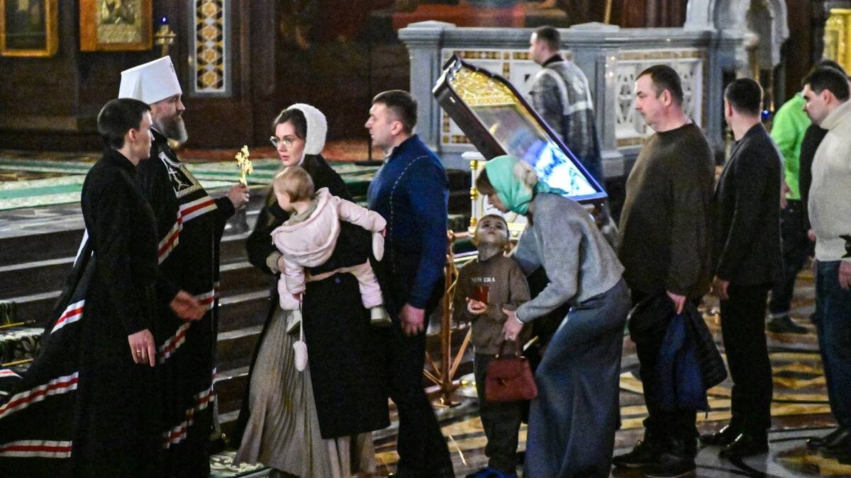    Москвичи принимают участие в вечерне и чине прощения в храме Христа Спасителя / Фото: Сергей Киселев / АГН Москва