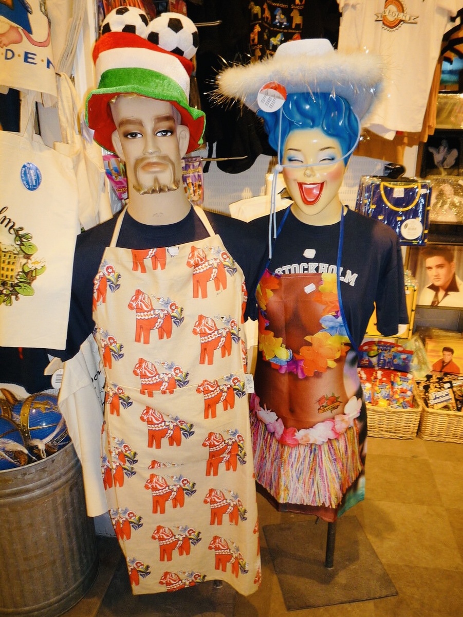 Личное фото. Магазин сувениров.