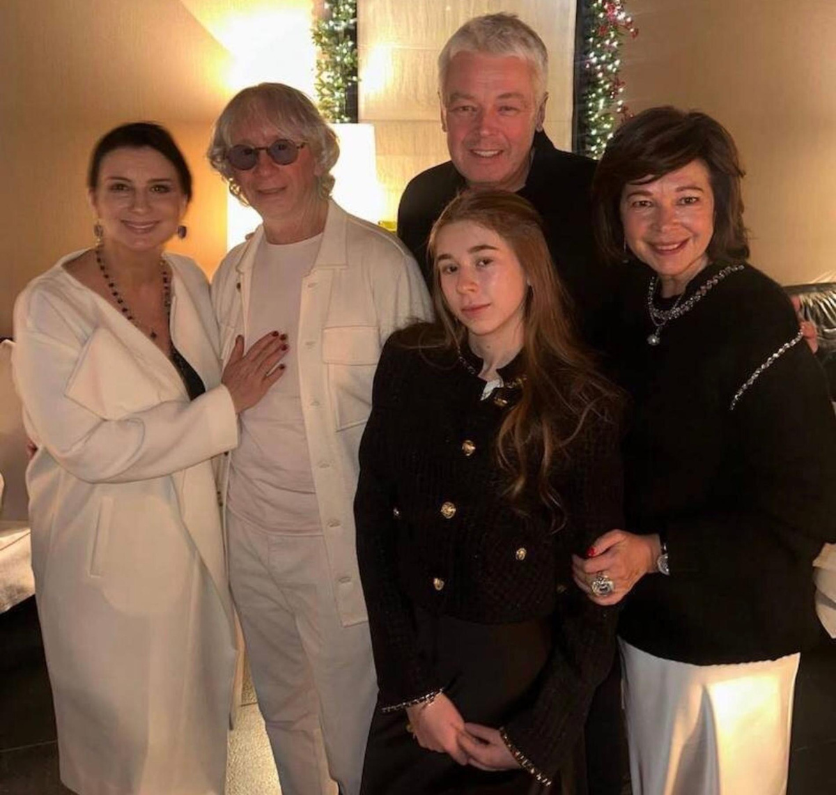    Екатерина Стриженова, Александр Стриженов, Аркадий Укупник с женой и дочерью. Фото: Instagram (Запрещён в РФ) @strizhenovae