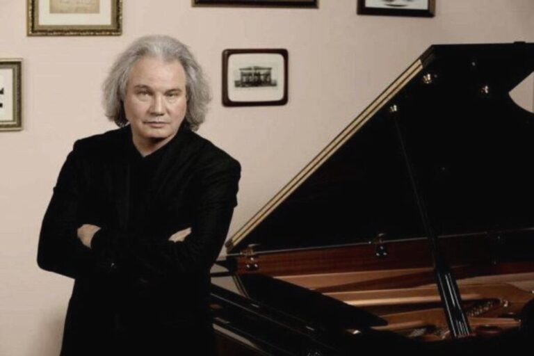    Иллюстрация к материалу: Музыкальное образование: как занятия музыкой влияют на успеваемость детей