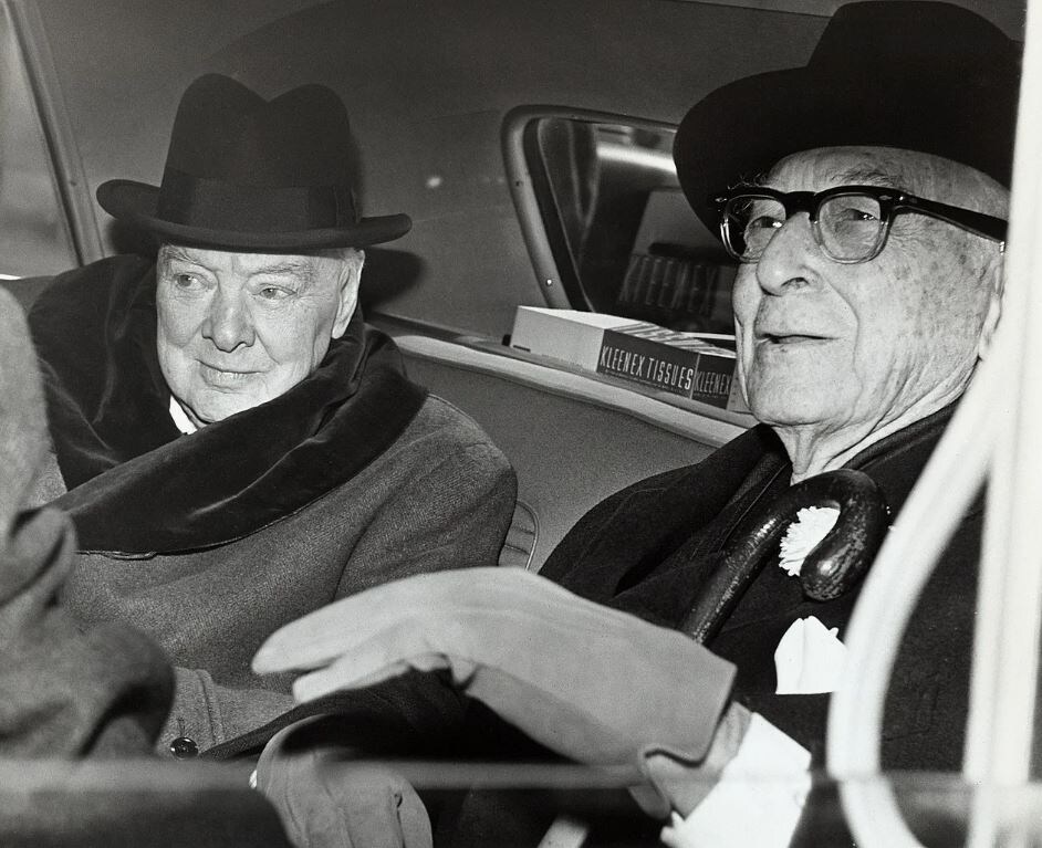 Барух и Черчилль. Именно Барух показал будущему премьеру Британии как зарабатывать на кризисах. 