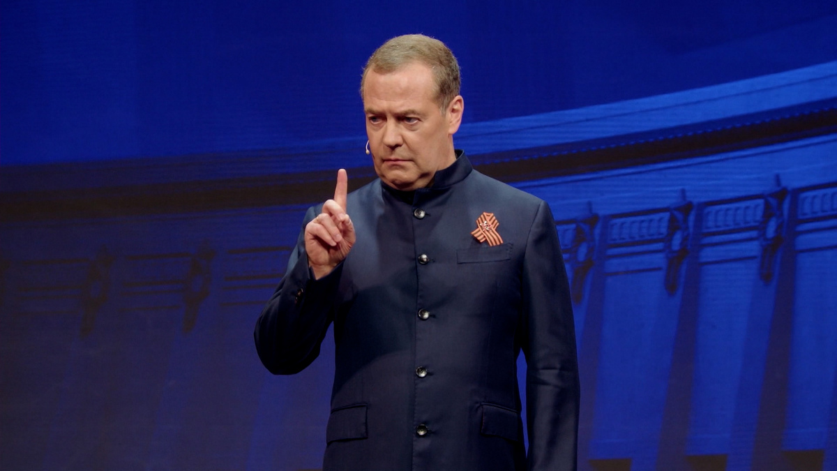    Знание.Первые: Дмитрий Медведев